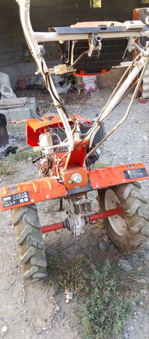 Motokultuatr sotiladi 18hp