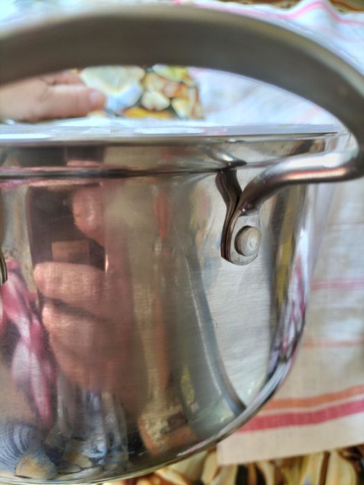 Новые кастрюли продам