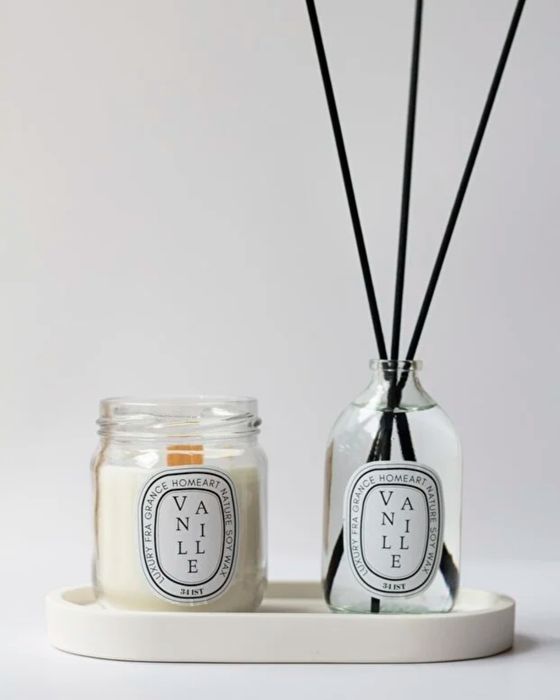 Соева свещ с аромат на ванилия с дървен фитил и освежител за въздух с