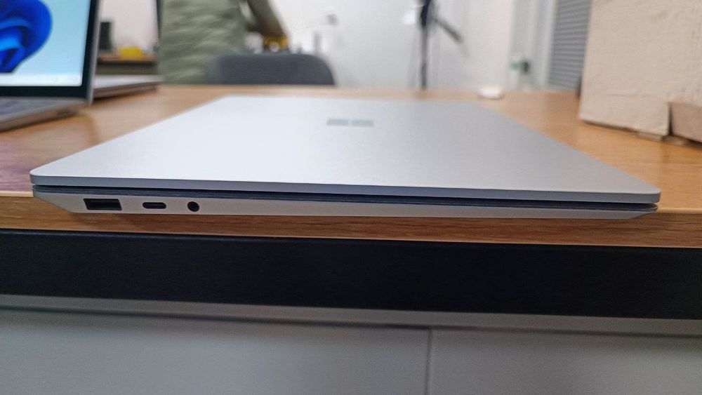 Microsoft
Core i 7
512Gb SSD, 16Gb Operativka
Sensor ekran