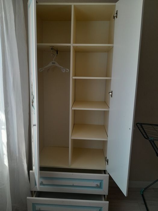 Деткий шифонер и шкаф