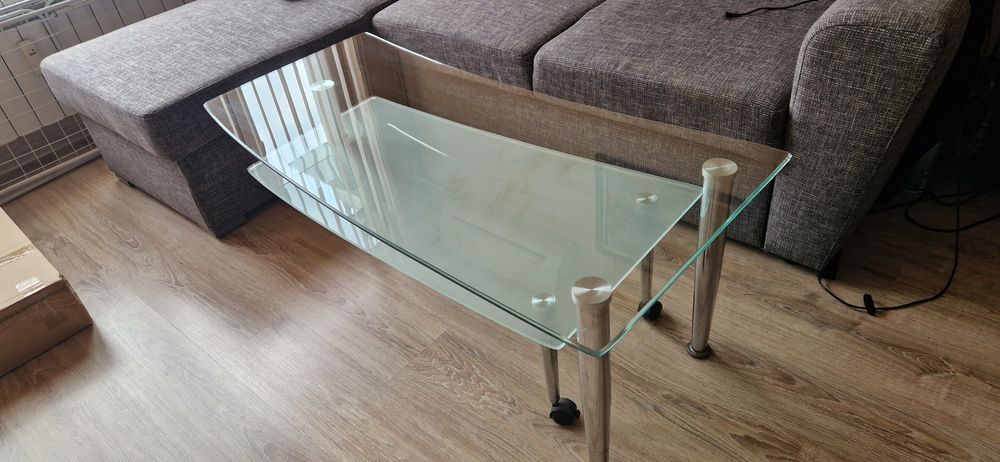 Маса холна запалено стъкло.