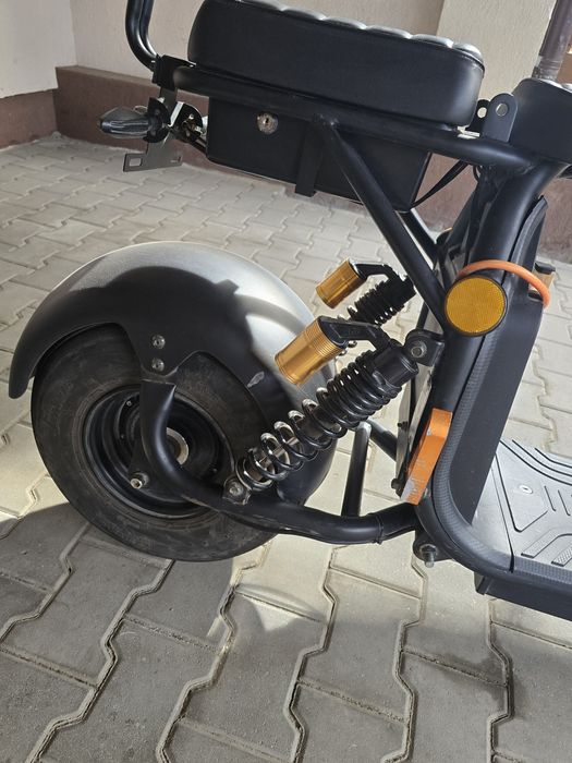 Moped Scuter electric 45km-h, 120 km Autonomie
