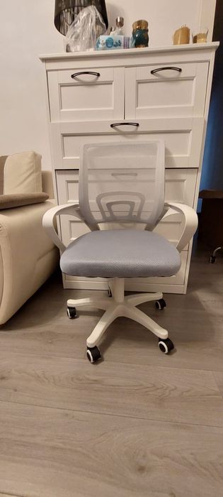 Scaun ergonomic alb-azur cu inaltime reglabila