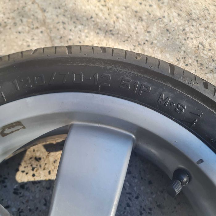 Продавам джанта за VESPA GTS