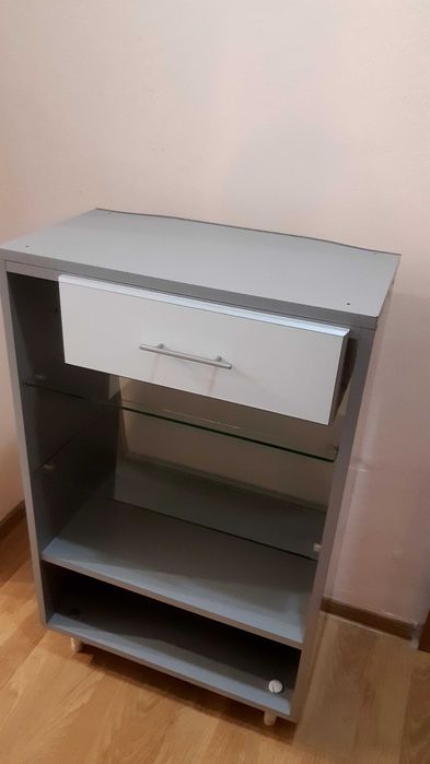 Vand 2 toneti (vitrine)
