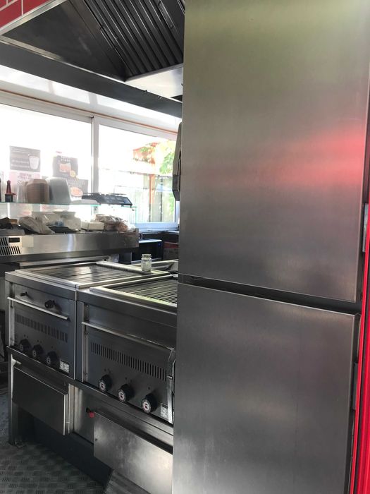 Павилион за бързо хранене