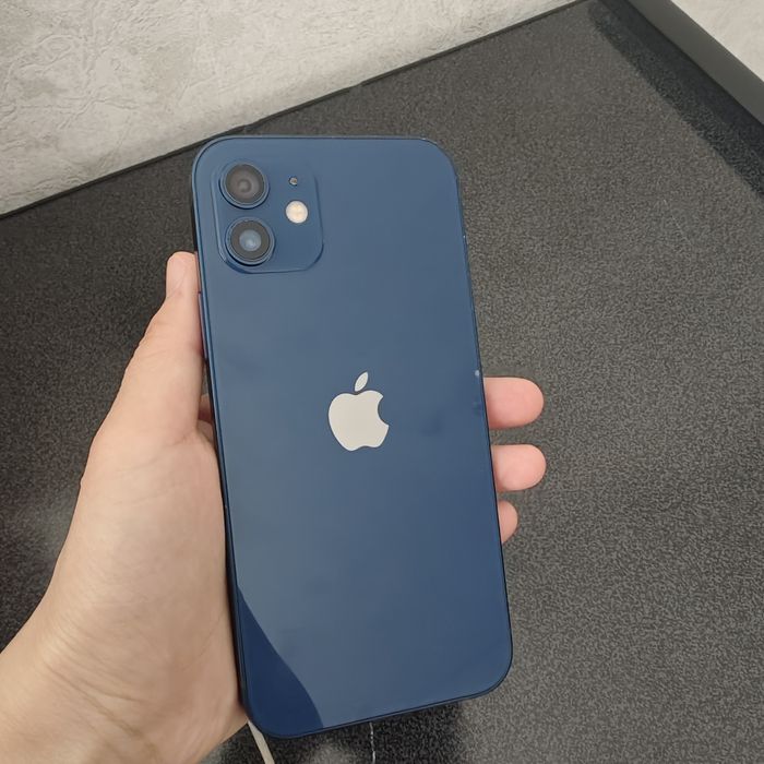 Продам Iphone 12