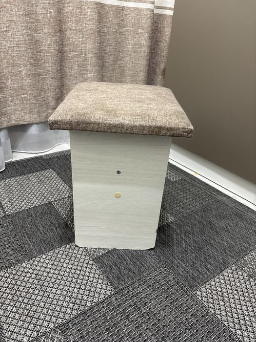 Отдам бесплатно табуретки 4 штуки