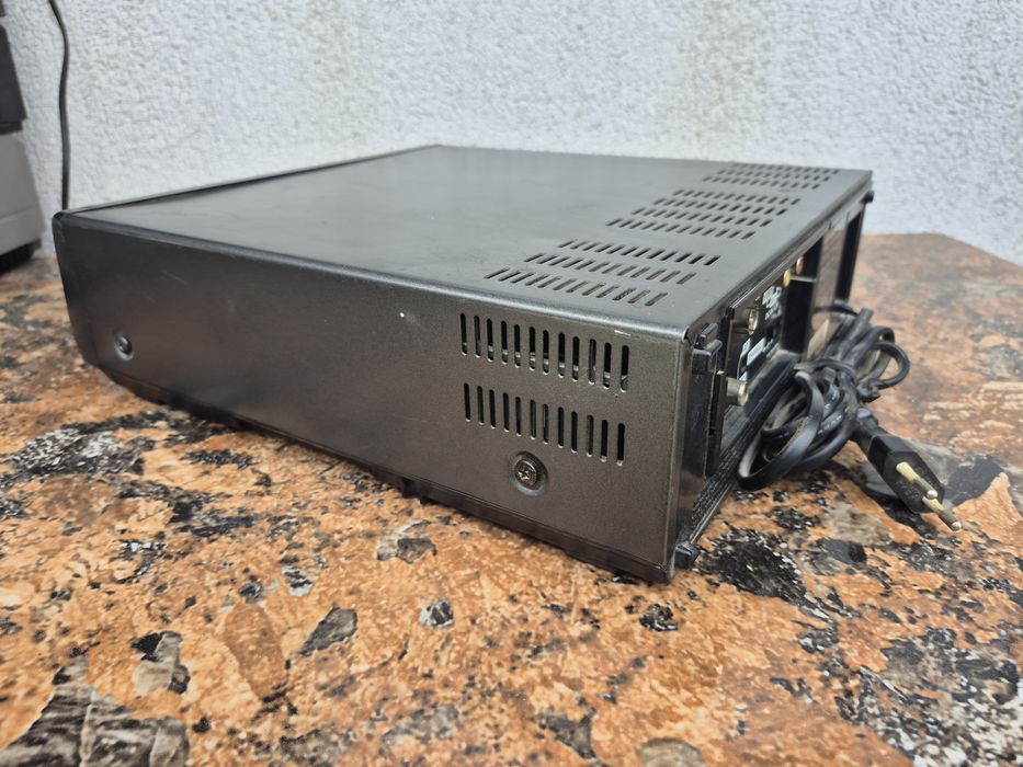 Vând video marca Gold Star model VCP 4350