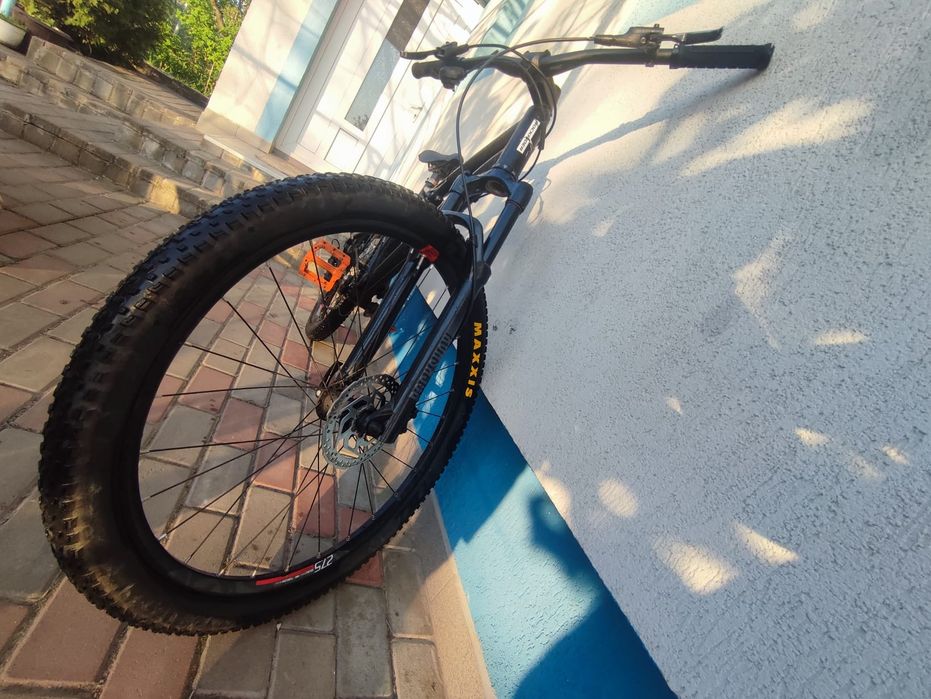 Se vinde bicicleta RockRider ST 530S