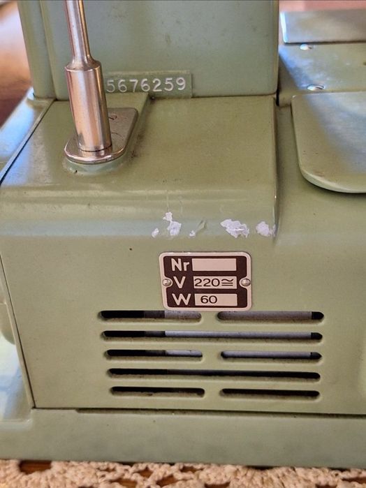 Mașină de cusut vintage Bernina 121 (1956) –  complet funcțională