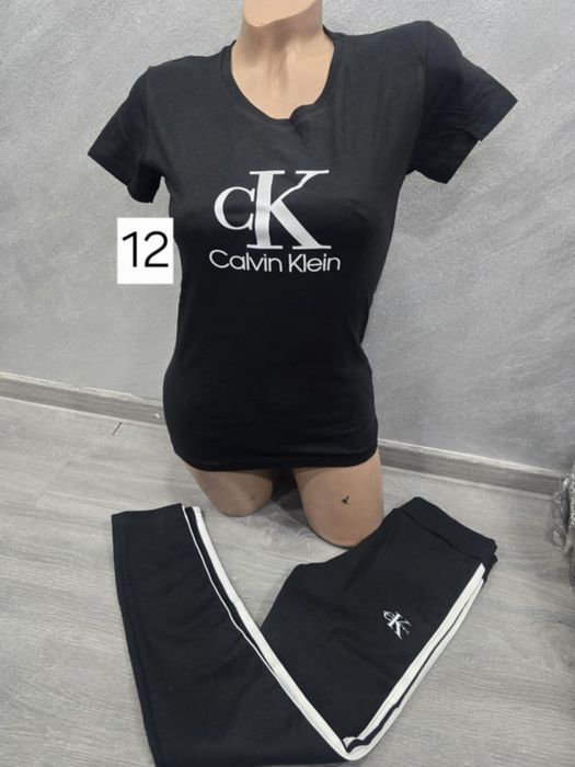 Set dama: colanți + tricou