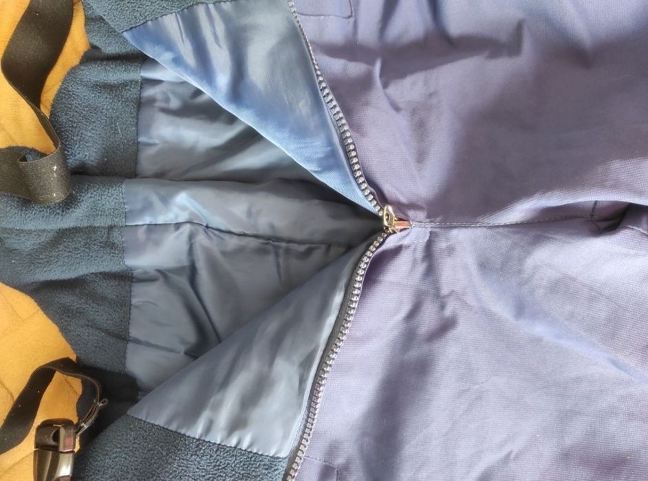 Продам весенний комбинезон двойка