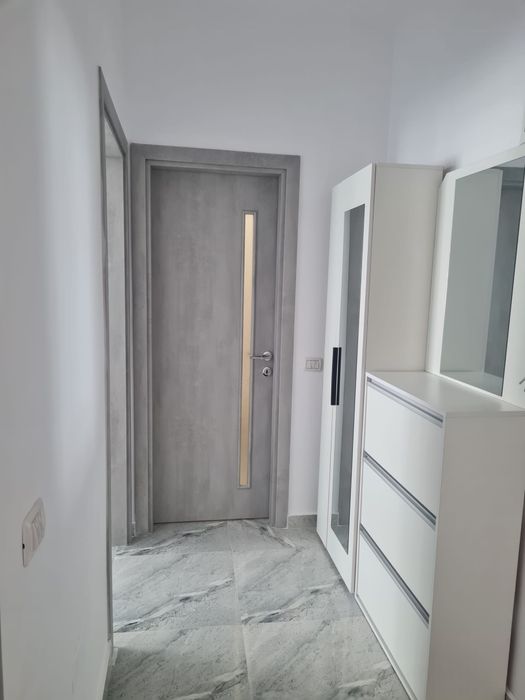 Proprietar, inchiriez apartament 2 camere cu loc de parcare