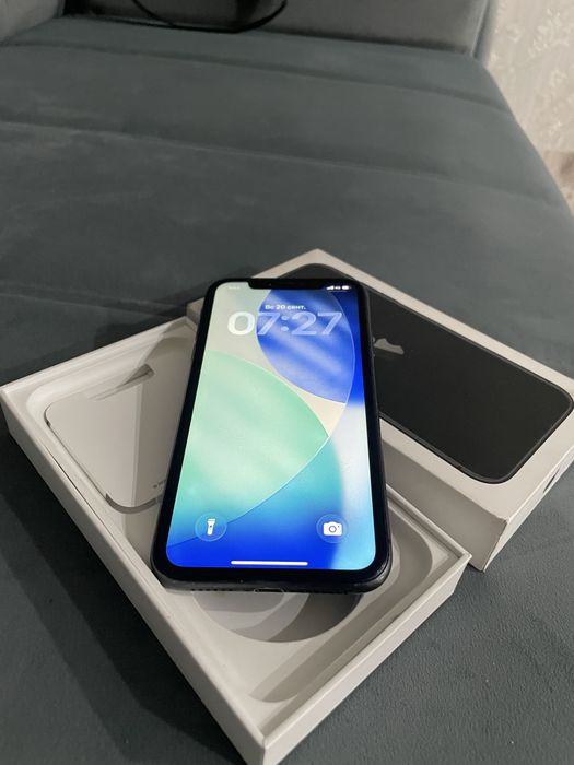 Продам айфон 11 64gb