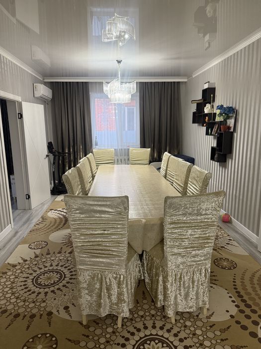 Стол со стульями