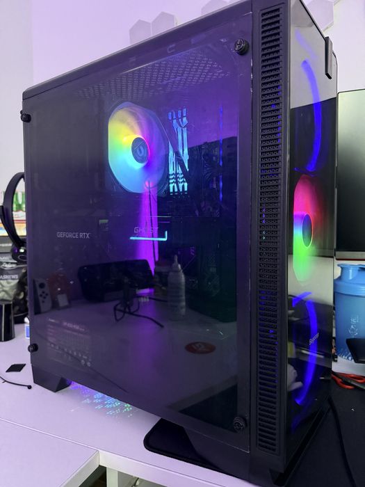 Vand PC Gaming cu AMD Ryzen7 5700x, 32GB DDR4, 1TB SSD, RTX 5060 8GB