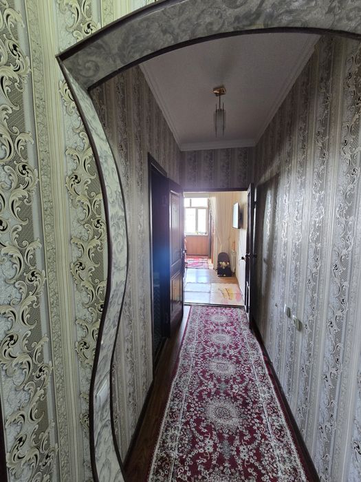 40 лет массив-1 продаётся квартира 5/5/5