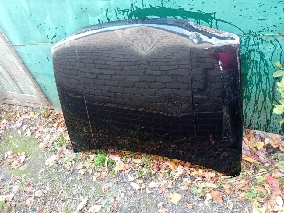 Продам капот ,задняя дверь.