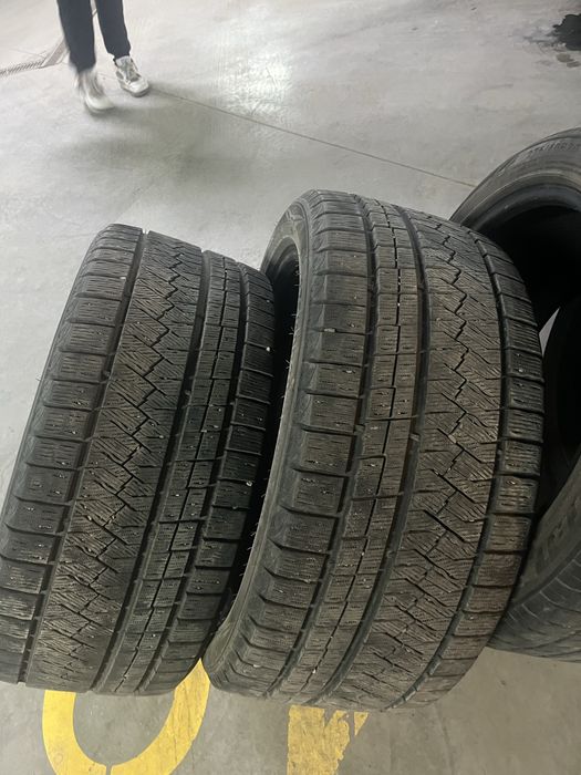 Продам шины на БМВ Х5 R20