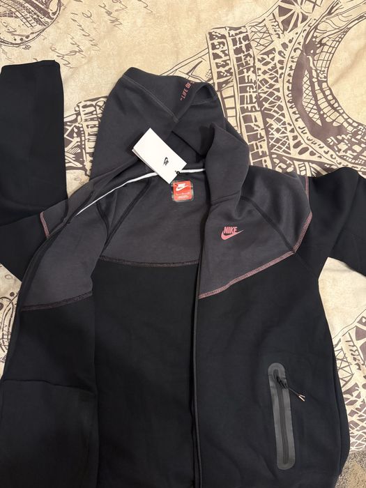 Nike Tech Fleece Windrunner x Central Cee