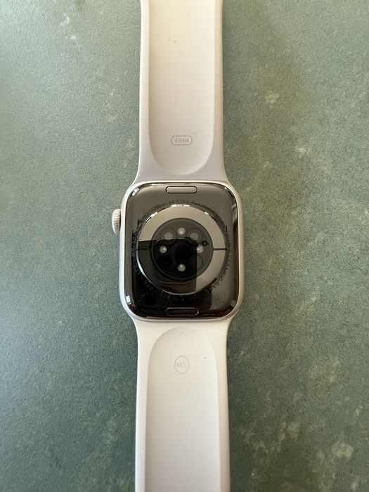 Apple Watch 8, 41 mm cellular starlight