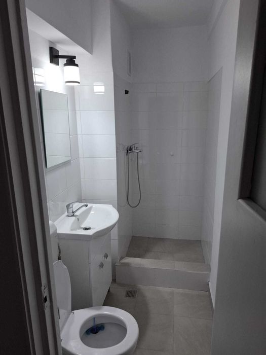Garsoniera Craiovei de vanzare in bloc de apartamente
