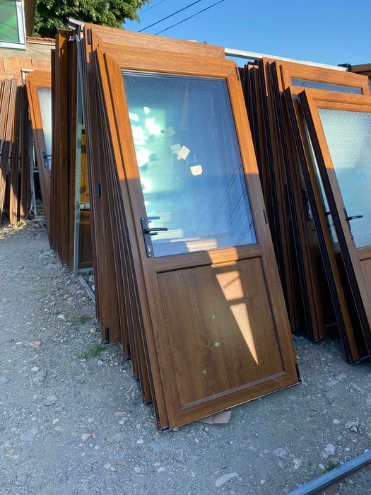 Termopane usi stejar auriu simple noi de la 1100lei Lugoj • OLX.ro