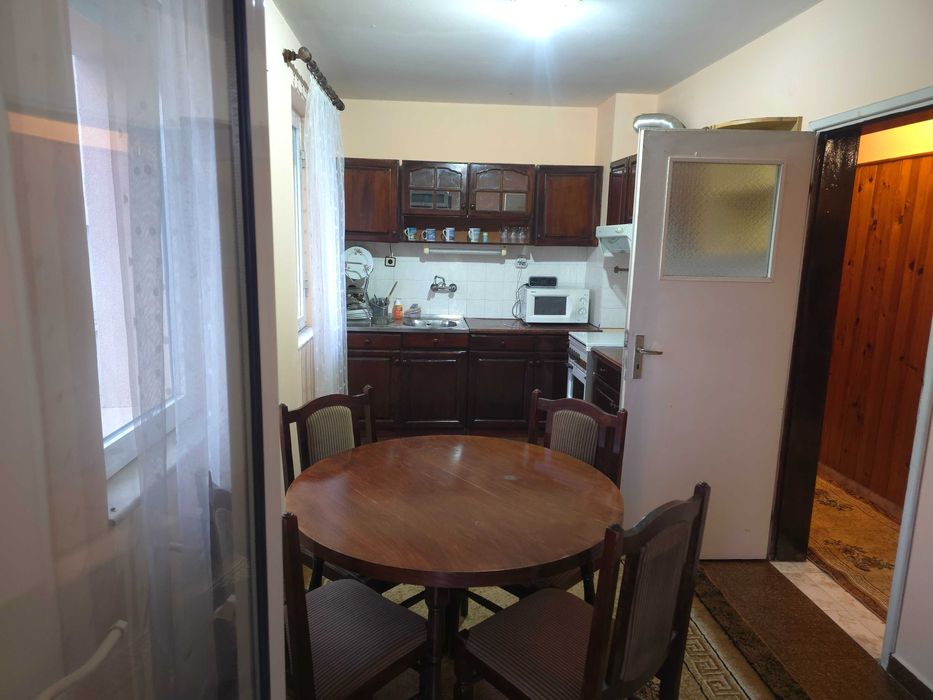 Дава се под наем Тристаен апартамент в Плевен, Идеален център - 120 кв.м за 598.23 € - Снимка #11