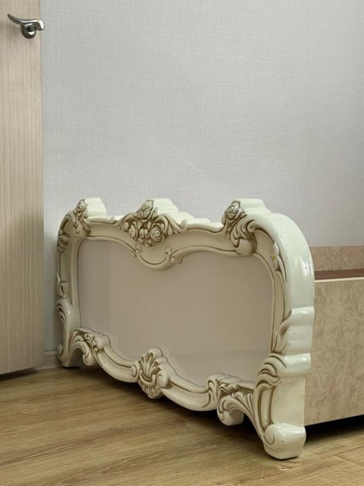 Продам кровать срочно! В отличном состояний,