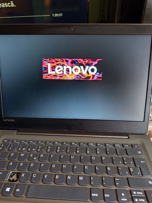 Vând leptop  lenovo