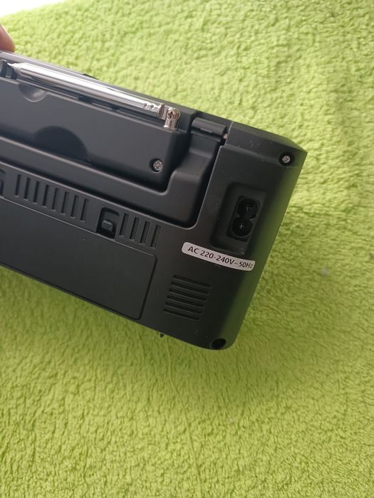 Radio digital Akai Warld receiver