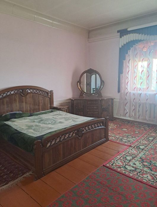 Икки каватли уй шахарнинг марказида " ИБОДУЛЛА ТУЙХОНА " енида