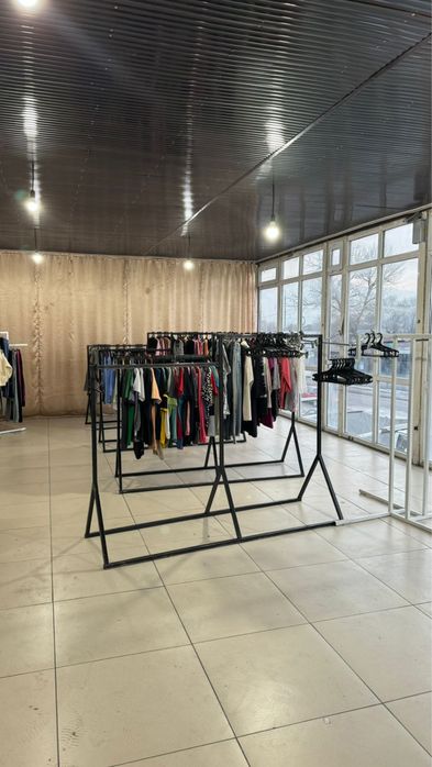 Продам вешалки со стойками