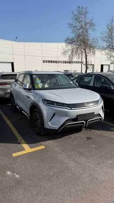 BYD YUAN UP Smart drive naqd va nasiya savdo supper naxlarda