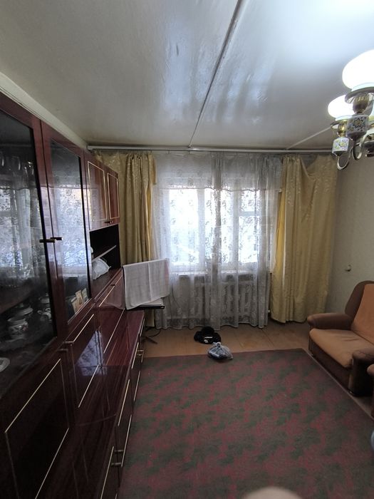 2 ком. Квартира. 1/2 в деревянном доме санузел раздельн. Мебель, огоро