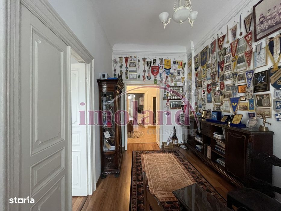 Apartament spectaculos de 4 camere într-o vilă cu farmec istoric pta V