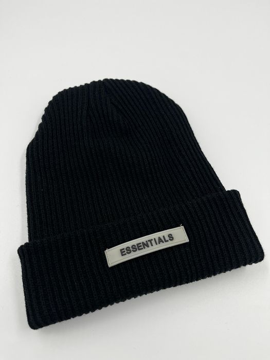 Шапки новые есеншл