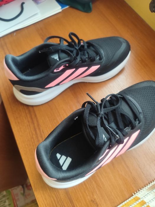 Маратонки Adidas за момиче