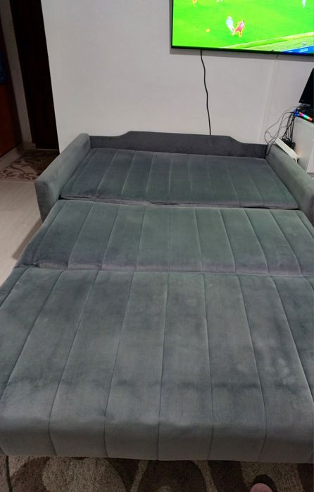Canapele identice, 2 bucăți, una 1,40m lungimea,1.60 cealaltă