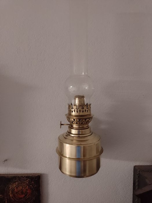 Lampăde iluminat cu petrol