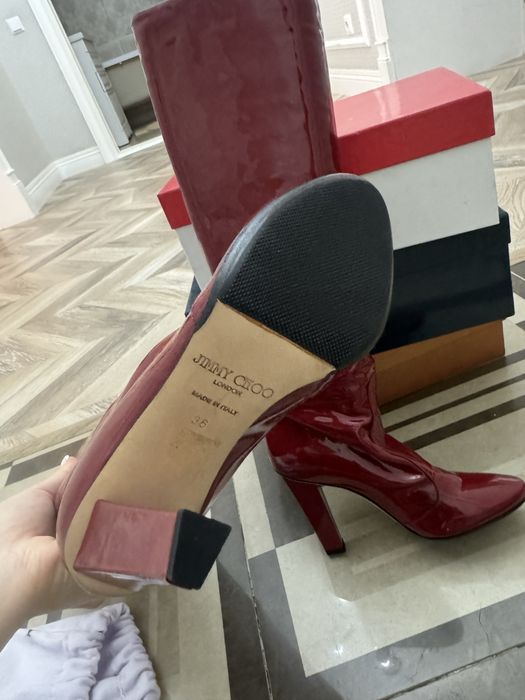 Продам сапоги новые от jimmy choo