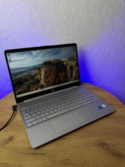 Ноутбук HP i5-(12)/ 8GB/ SSD 512GB