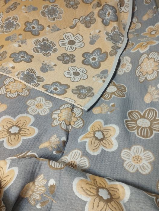 Продам пледы новые