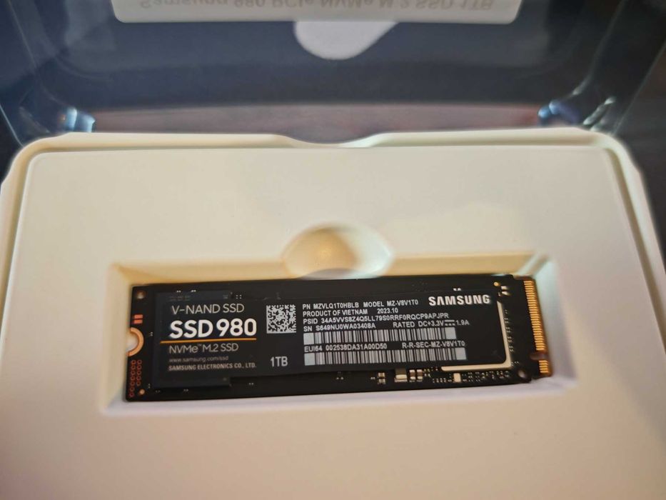 Нов ! Диск SSD 1TB, Samsung 980 NVMe, M.2