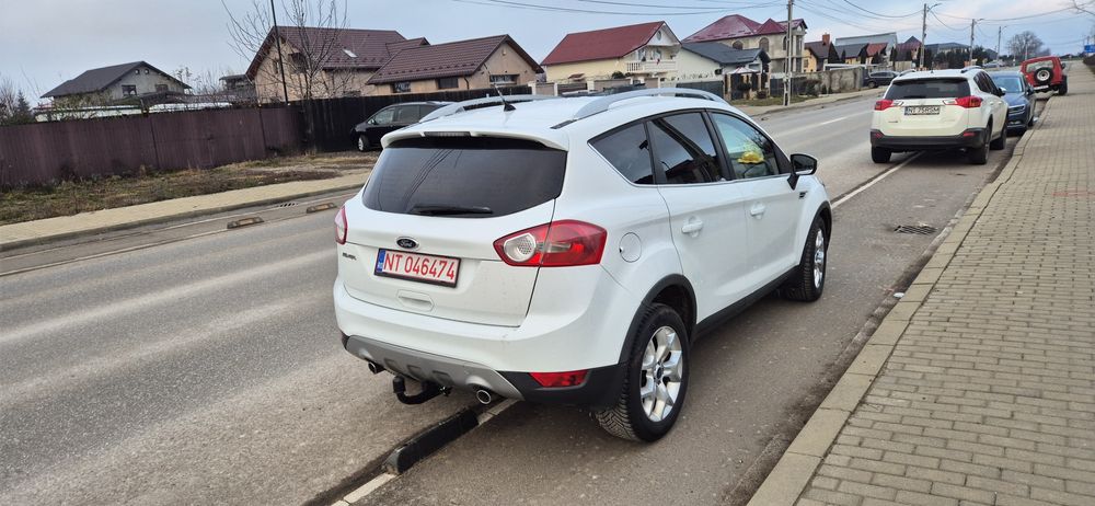 Vând Ford kuga 2012 luna a 12a