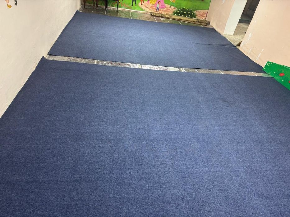 Продам ковры красные и синие