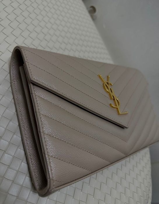 Кожаная сумка Yves Saint Laurent