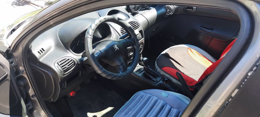 Peugeot 206 1.9D 1999 г. – ремонтиран мост и съединител
